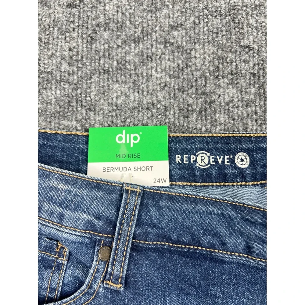 Dip Womens 24W Mid Rise Bermuda Shorts Blue Repreve Recycled Denim NWT